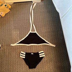 Seafolly 2 piece swim suit. US size 4. Black with white trim.